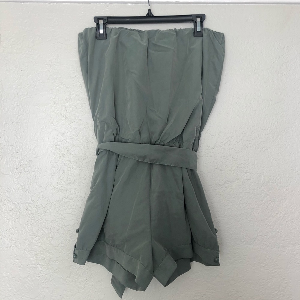 GUESS Romper - Picture 2 of 5
